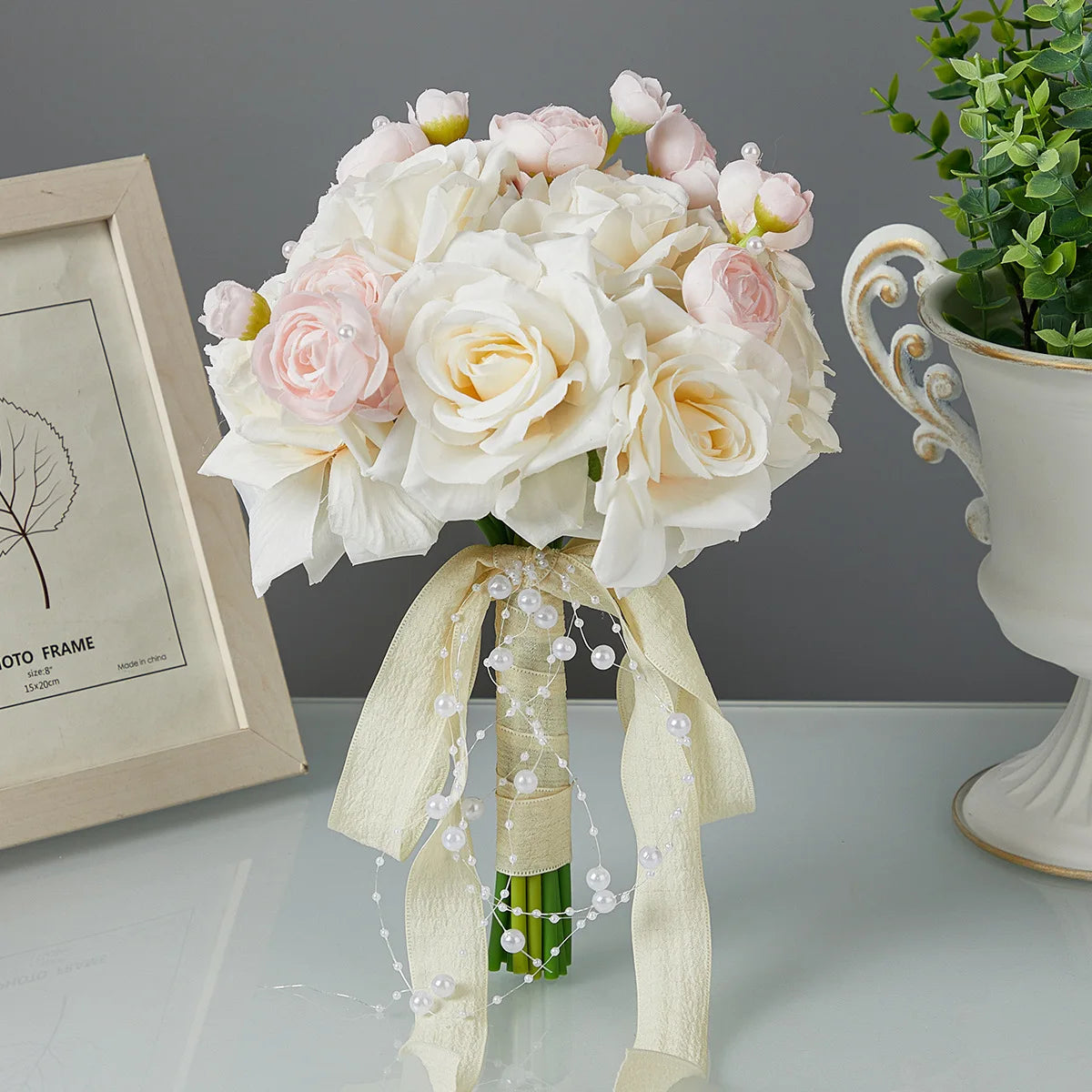 Ychon High-end Wedding Bouquet Pink Artificial Rose Bridal Bouquet Bride Bridesmaid Holding Flowers Bouquet of Flower with Pearl