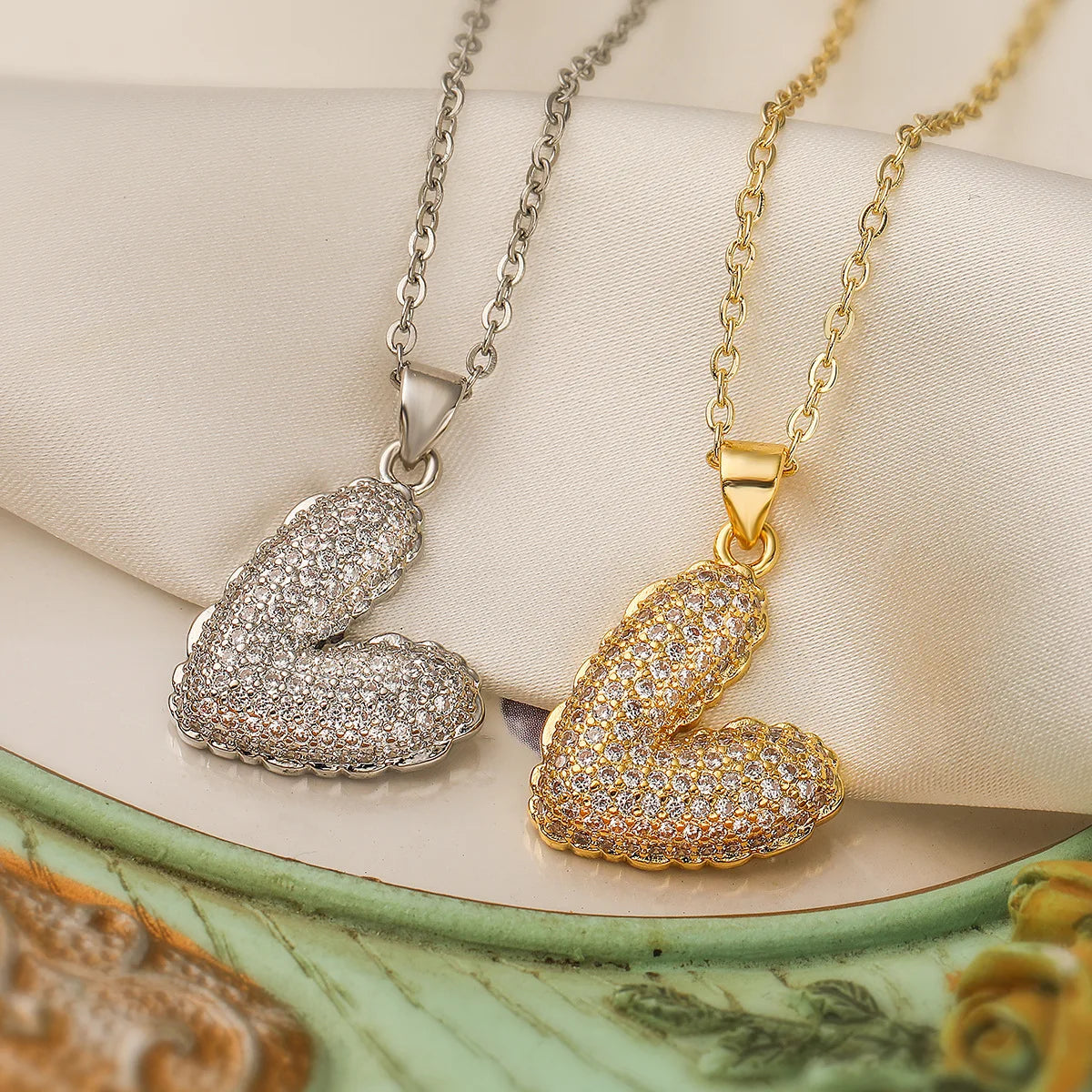 2025 Trendy Love Pendant Necklace Zircon Chain Heart Charm Necklace 18K Gold Plated Jewelry Necklace for Women Girls