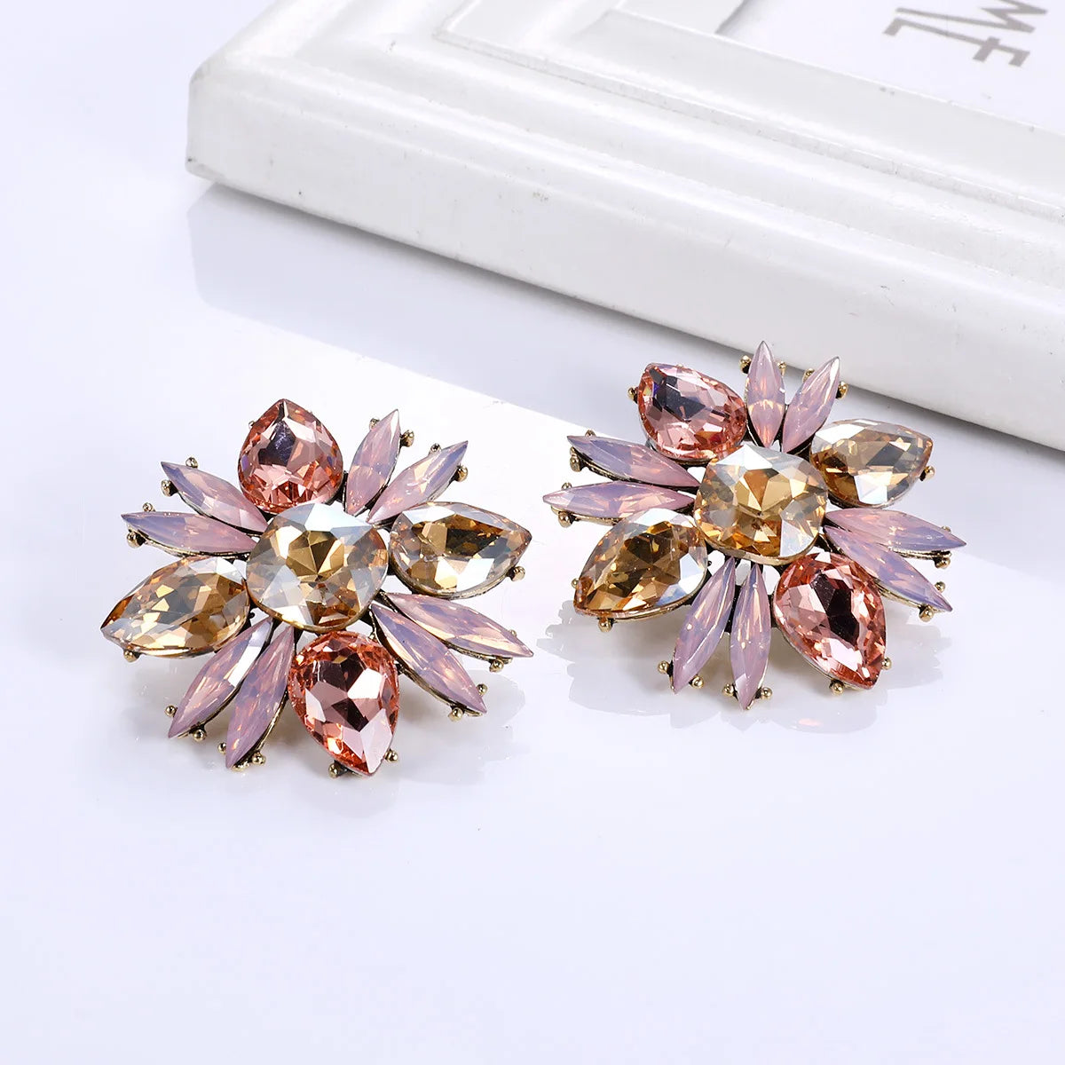 Hot Trendy Women Piercing Earrings Colorful Crystal Leaves Earring Rhinestone Inlaid Flower Stud Earrings for Wedding