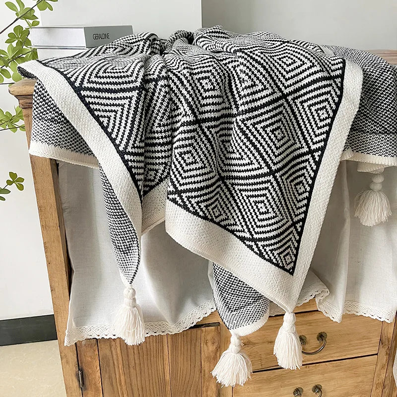 Amity Summer Black and White Striped Knitted Polyester Blanket Nordic Ins Minimalist Sofa Blanket Throw Blankets for Home Decor
