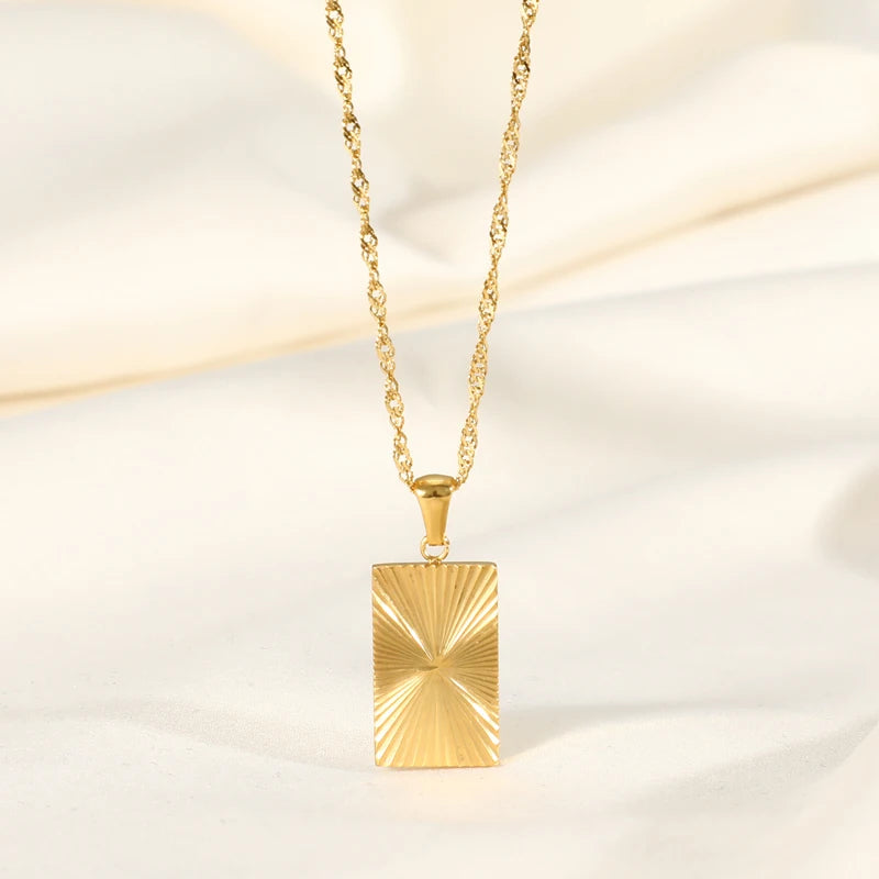 Fenny Wholesale 18K PVD Plated Non Tarnish Classic Dainty Rectangle Sunburst Pendant Stainless Steel Necklace for Women