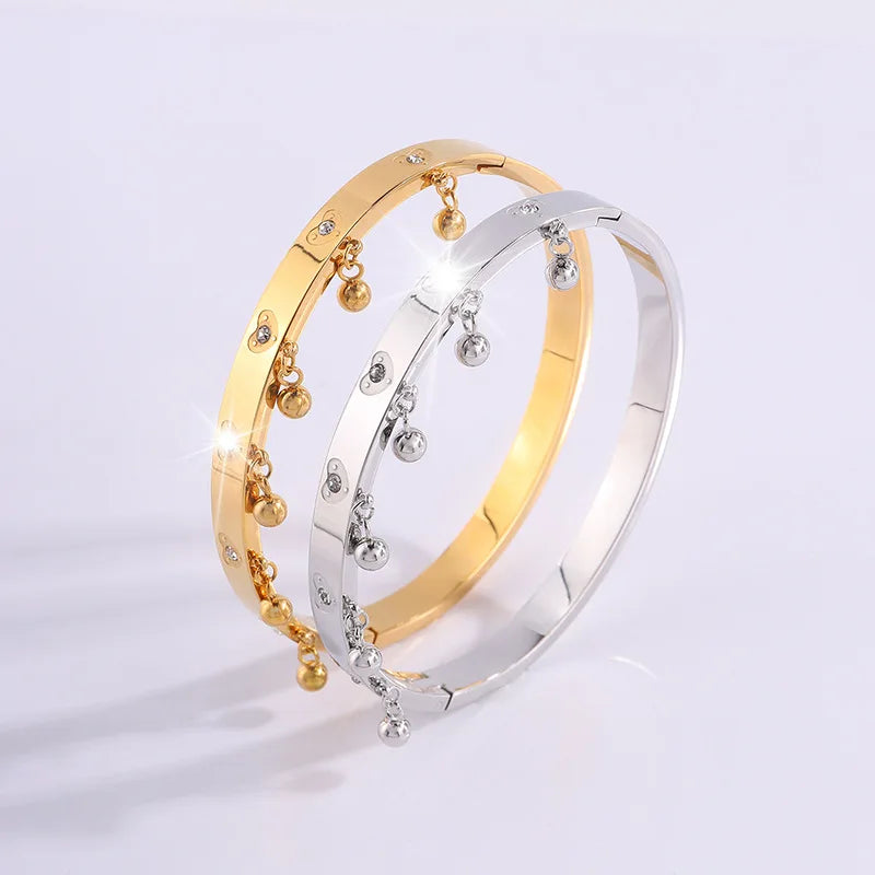 Titanium Steel Bracelet Love Heart Diamonds Hanging Round Bead Chain No Colour Loss Bracelet
