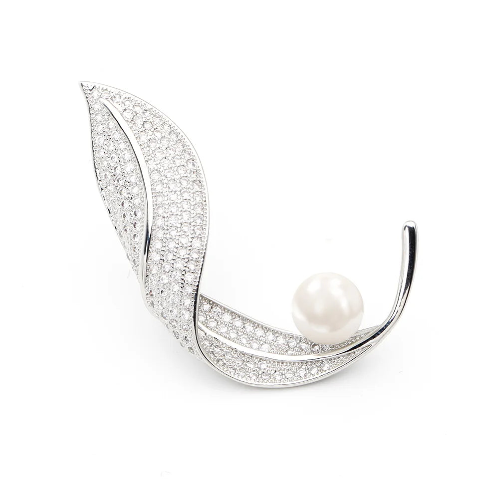 Hot Selling Latest Design Brooches Luxury Women Custom logo Freshwater Pearl Cz Brooch for Wedding Ladies Popular Brands