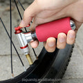 Convenient Portable Mini CO2 High Pressure Aluminum Alloy Bicycle Pump Cyclist-Friendly On-The-Go Inflator for Bike Tyres