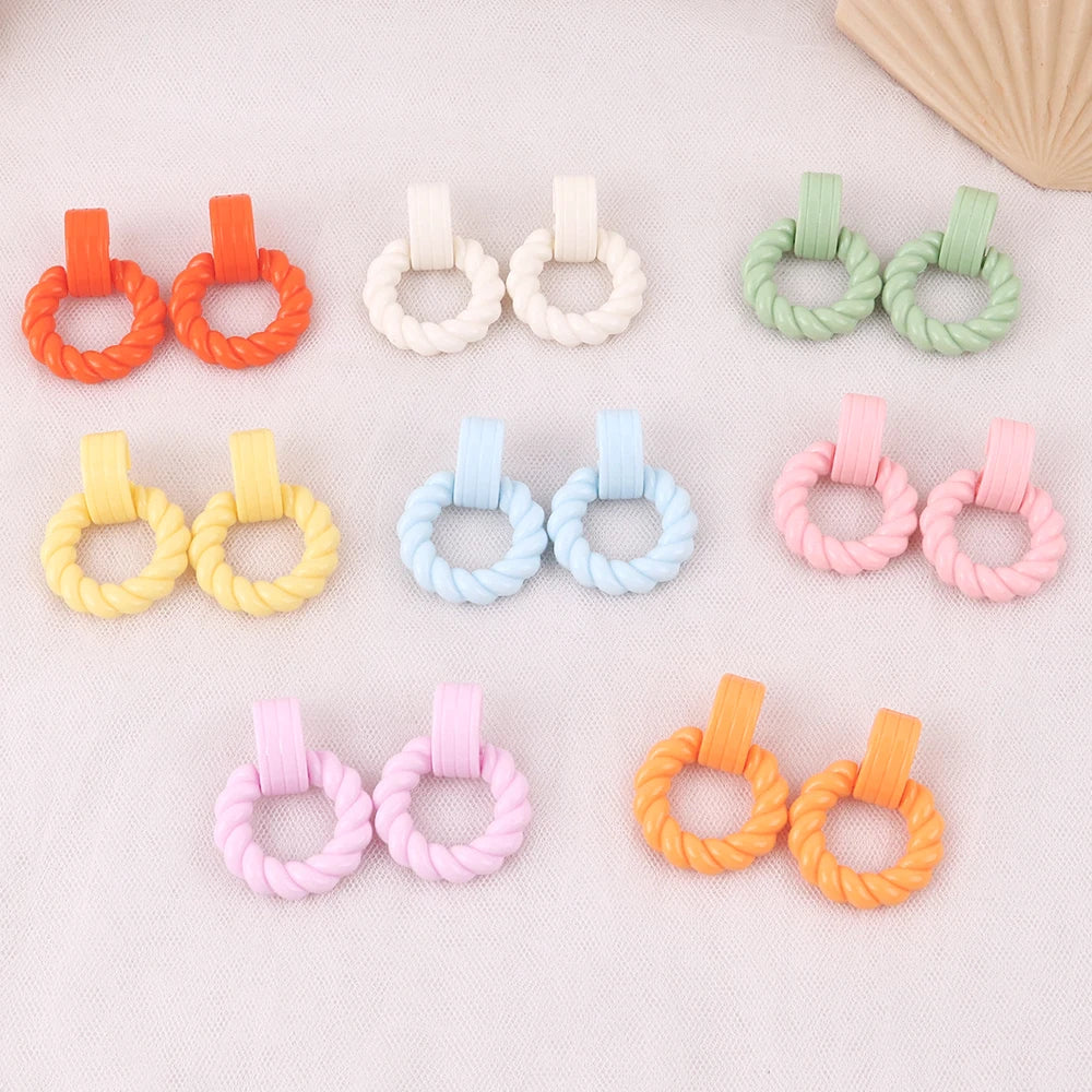 New Personalized Simple and Stylish Colored Annulus Acrylic Earrings with Contorted Geometry for Women Wholesale Trendy OEM ODM