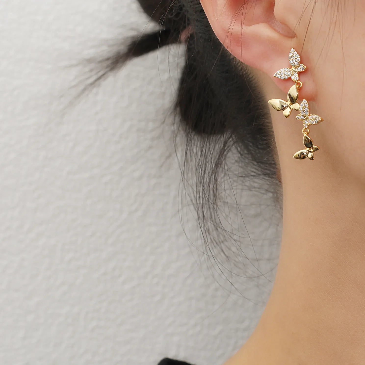 New Design Full Diamond Gold Plated Butterfly Stud Earrings Exquisite Butterfly S925 Post Stud Earrings for Girlfriend