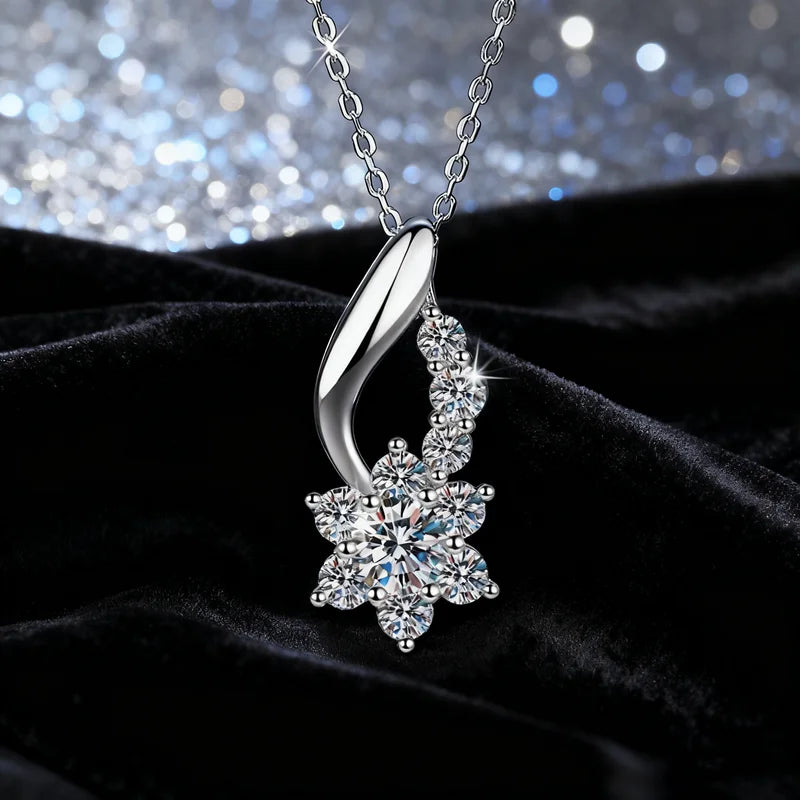 Fresh Sweet Sunflower D Color Moissanite Pendant S925 Sterling Silver Necklace for Women Gift