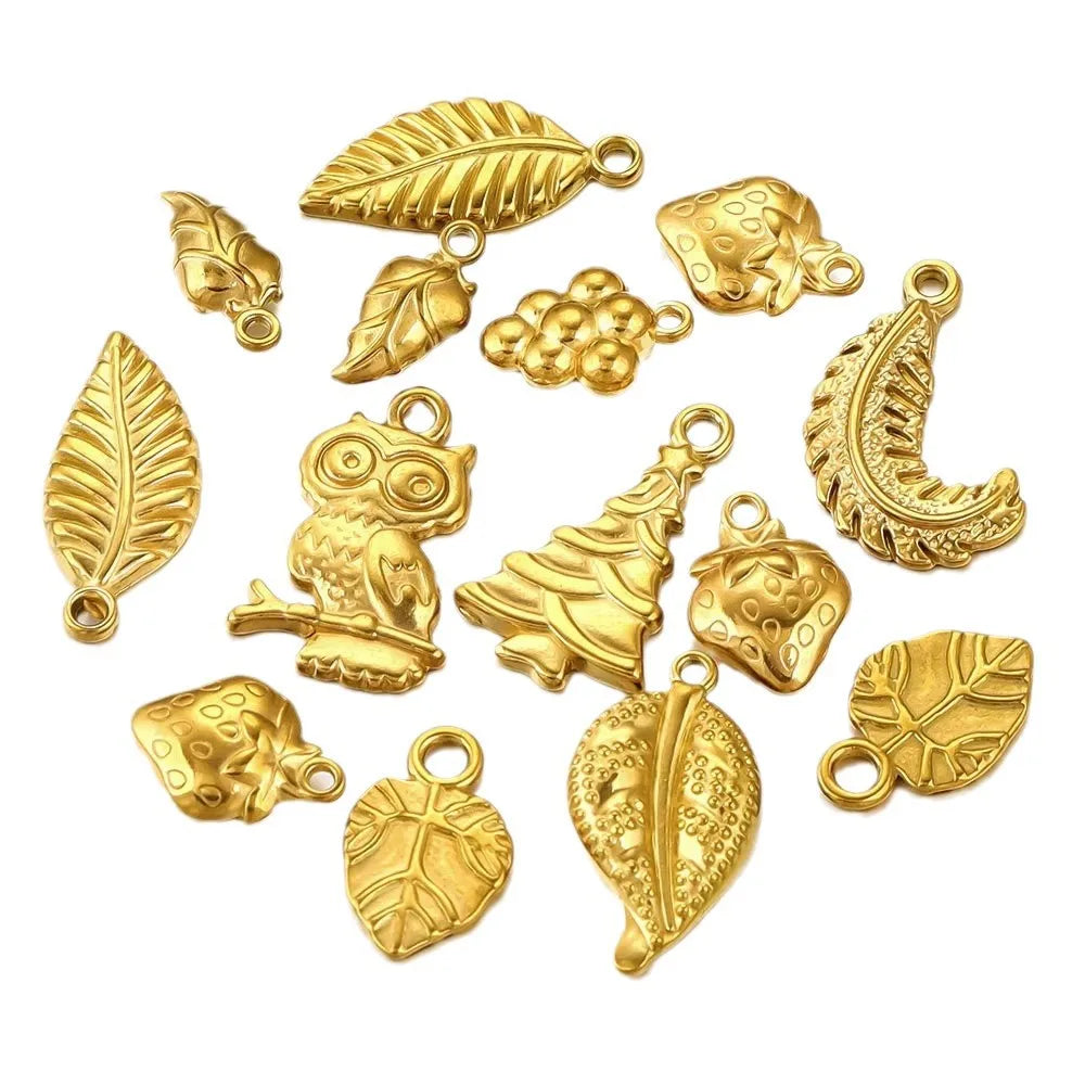 Stainless Steel Vintage Strawberry Flower Pendant Necklace Bracelet Titanium Feather Pinecone Leaf Christmas Tree Charms