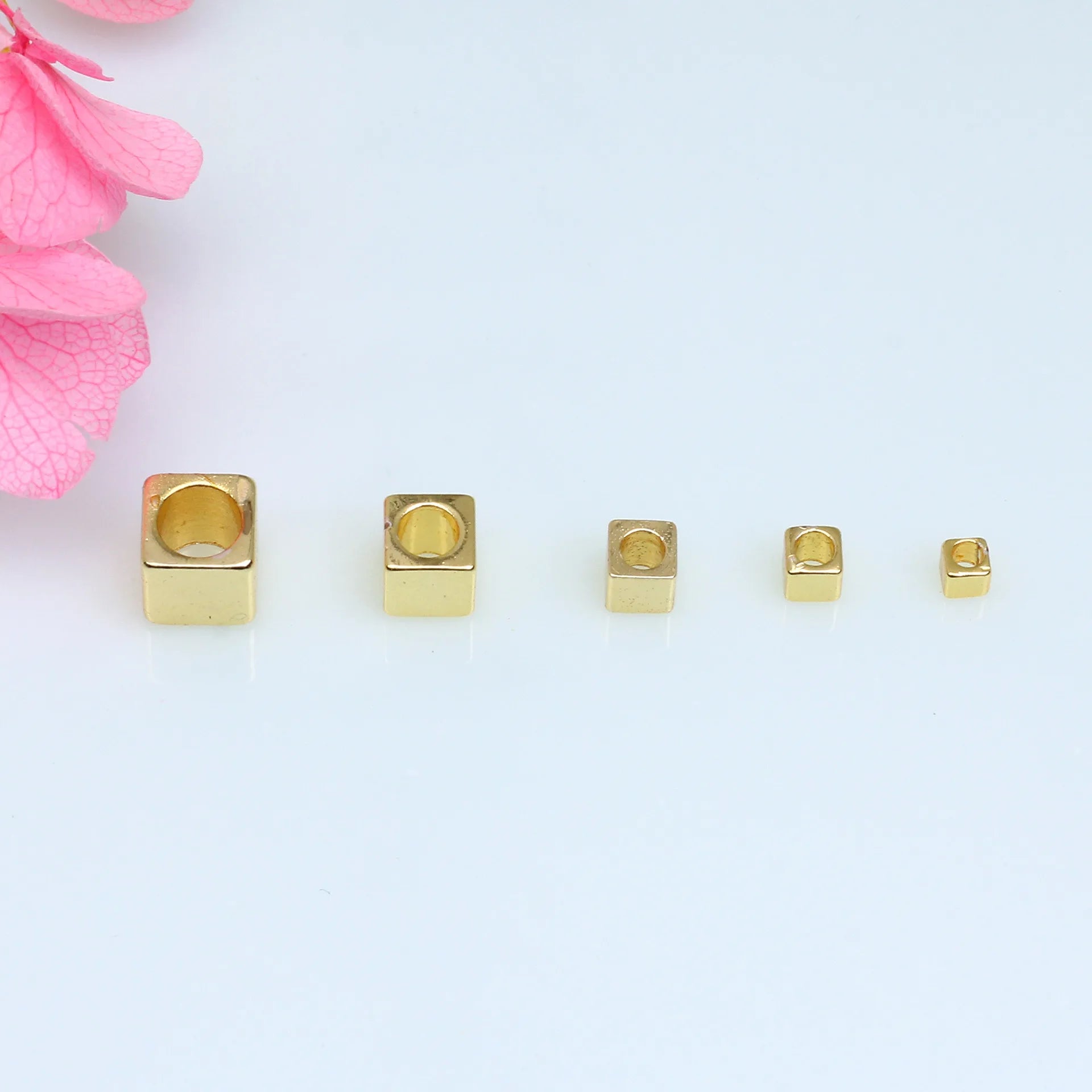 2mm-5mm Bulk Square Beads 14k Gold Plated Copper Cube Beads for Diy Jewellery Accessories