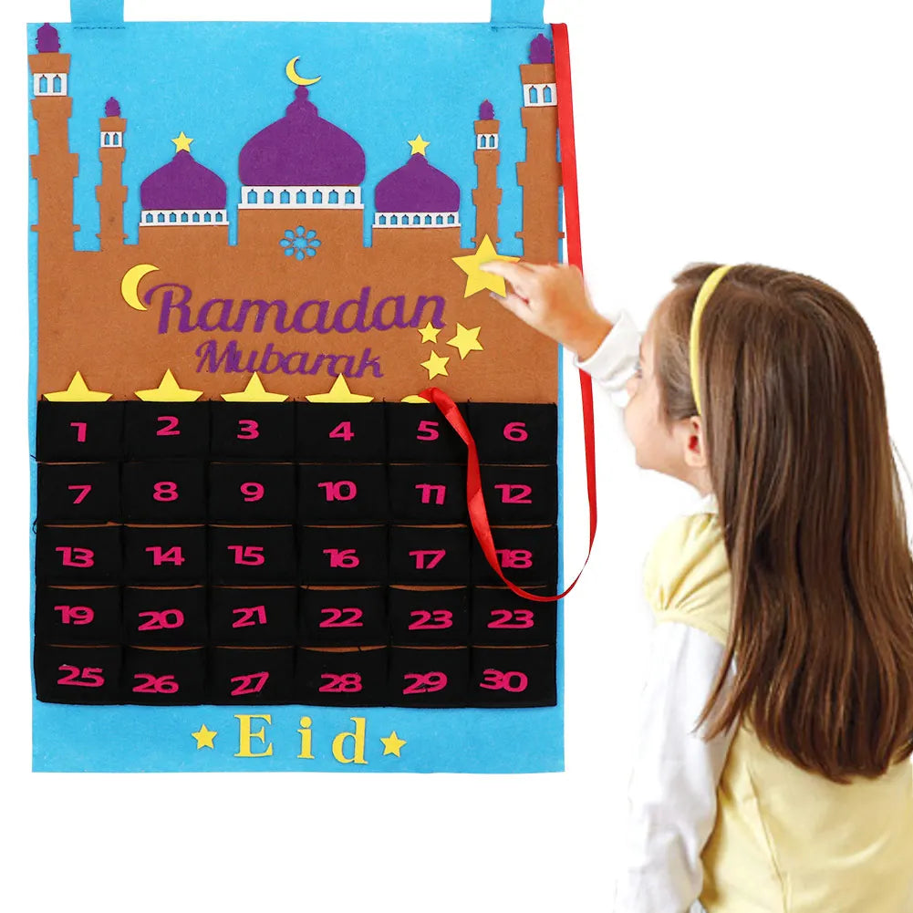 Islamic Countdown Hanging Felt Advent Calendar with 30 Detachable Stars Reusable for Ramadan Mubarak and Eid Gifts