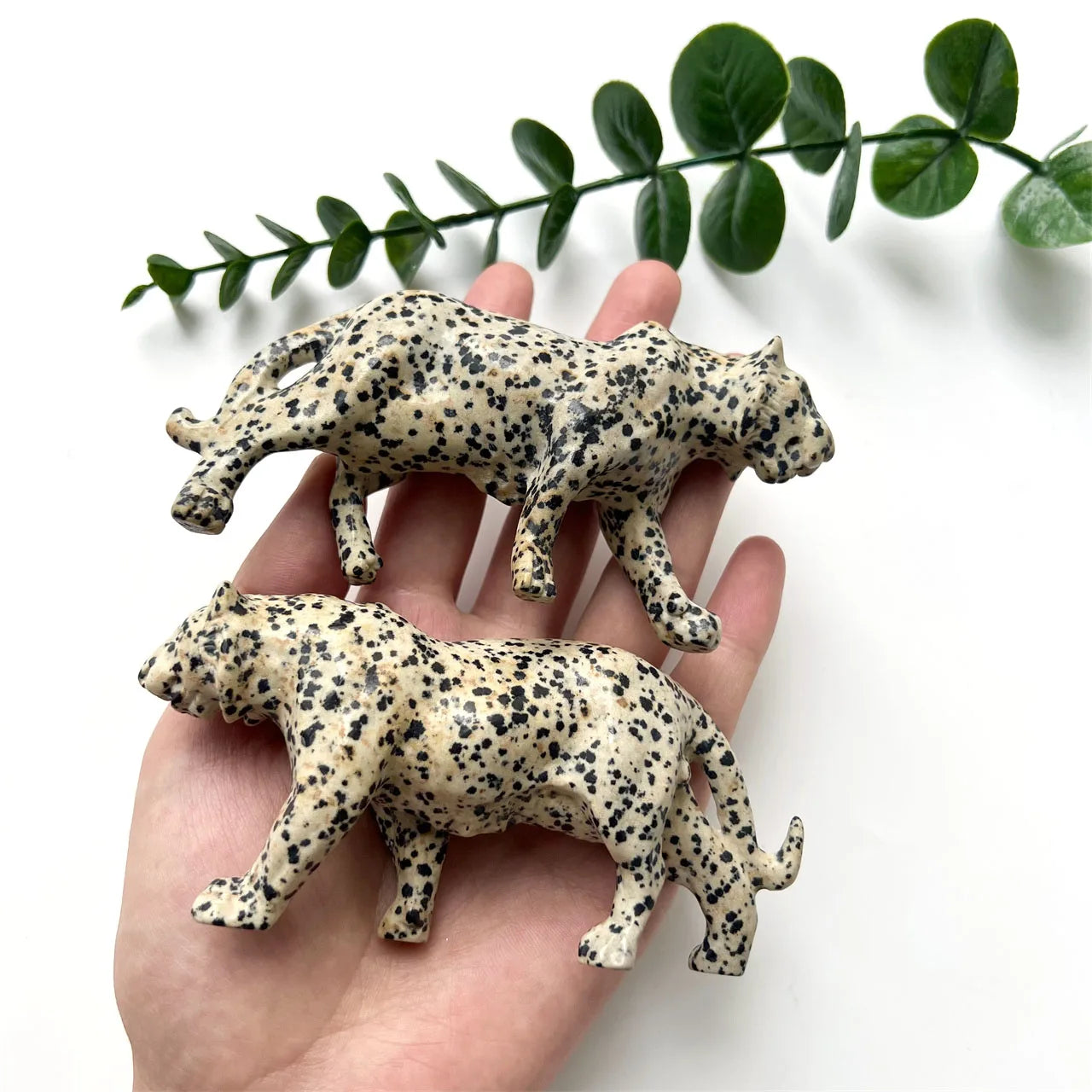 Natural Crystal Hand Carved Animal Dalmatian Jasper Obsidian Tiger Eye Stone Leopard Craft Gift