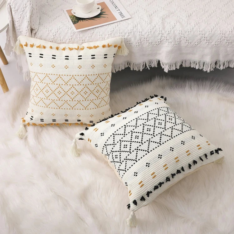 European Vintage Style Yarn-Dyed Jacquard Cushion Pillow Cover Geometric Patterned Fall Pillow Case for Home or Hotel Use