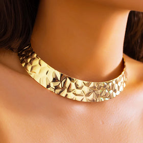 2024 Fashion Jewelry Exaggerated Collar Women's Ripple Pleated Neckband Punk Design 18k Gold Plated Collar Choker Necklace