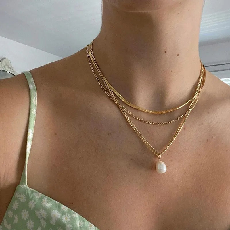INS Design Women's Fashionable Multi-Layer Alloy Imitation Pearl Necklace Personalized Chains Choker Necklace for Girls Pearl