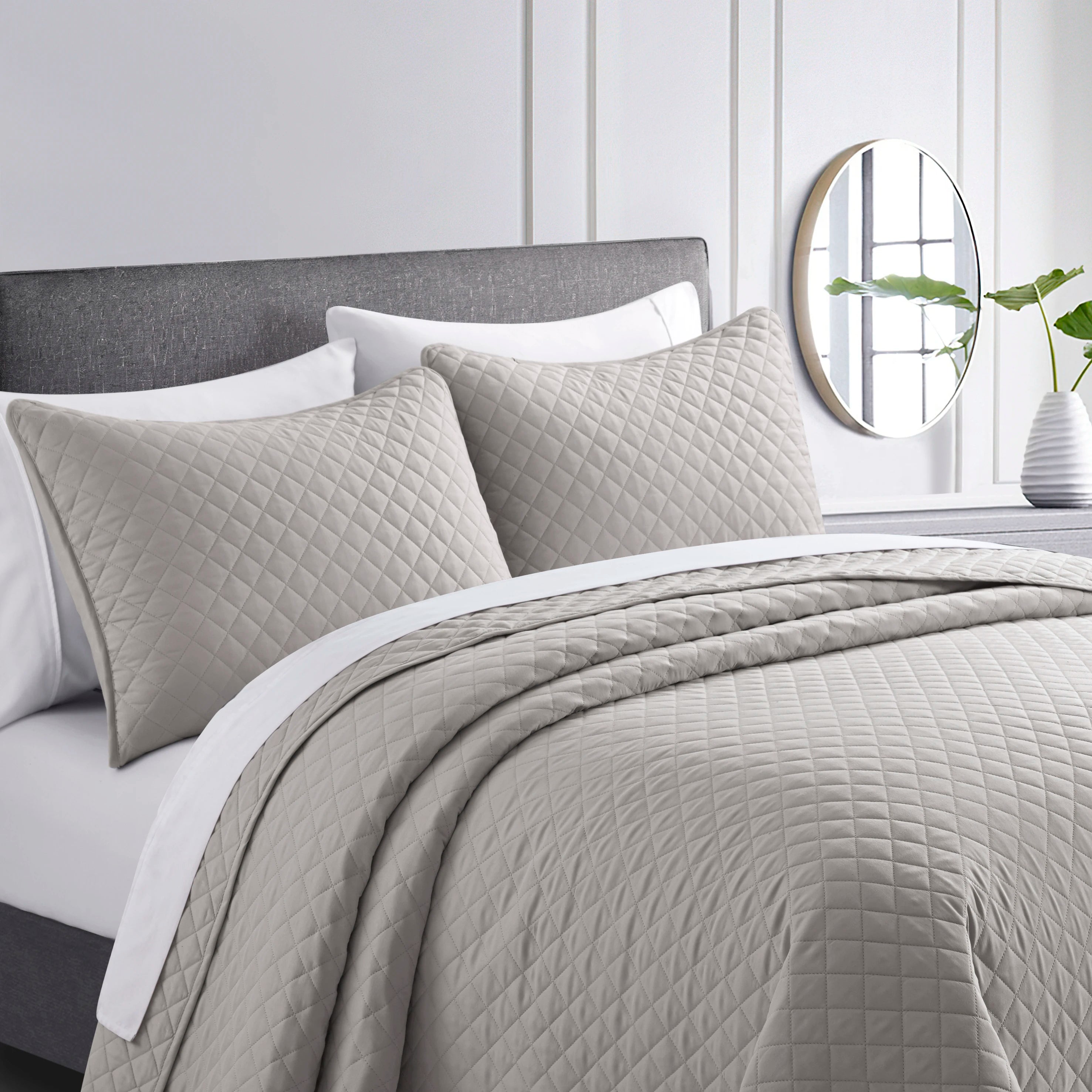 COMFLIVE Diamond Stitched Quilt Coverlet Set 100% Polyester Microfabric Shell Beddings Decorative Bedspread Cover Set