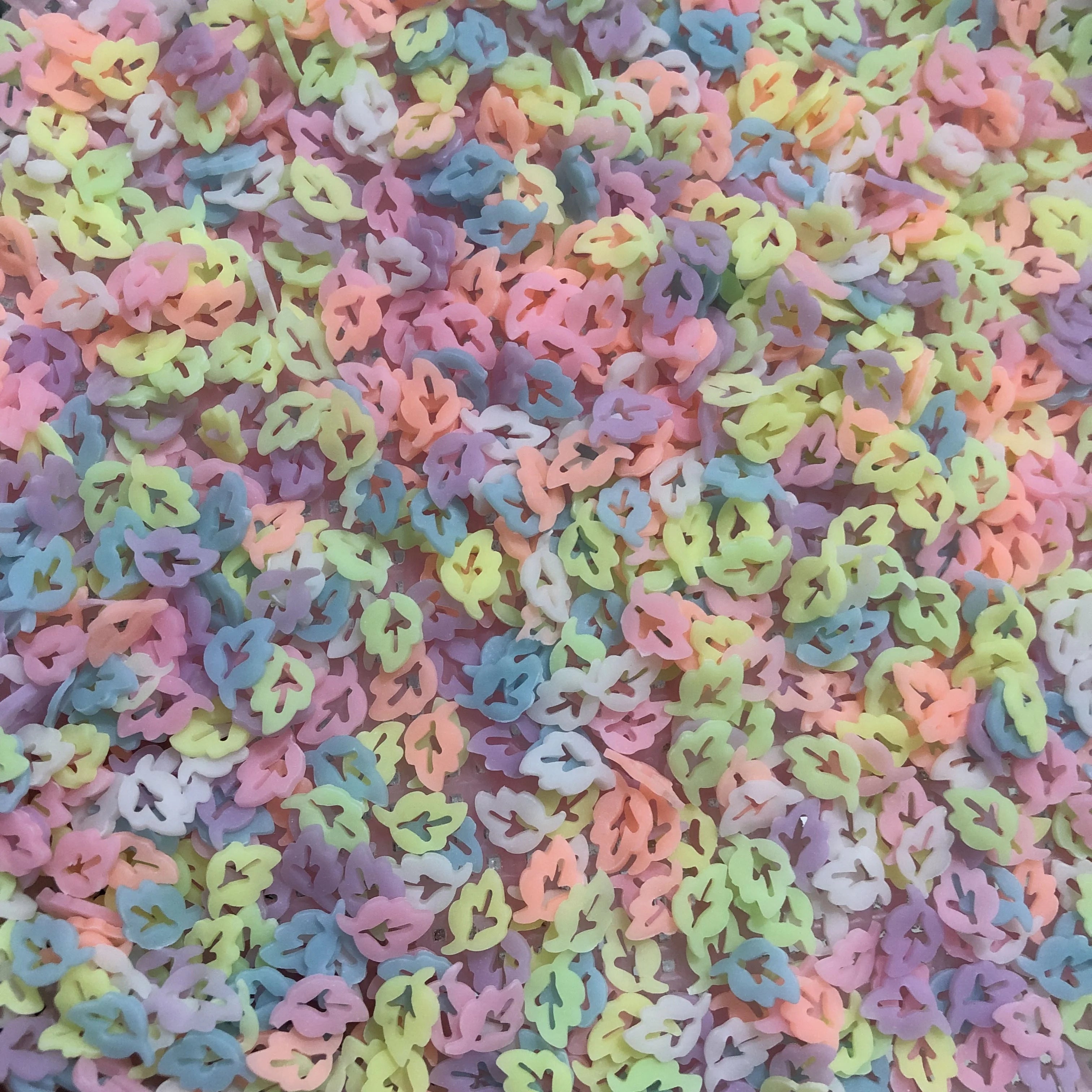 500g 10mm Glow Hollow Leaf Polymer Clay Non-toxic Slice Figurine Pattern Sprinkles Artistic Collectible for Slime Shaker