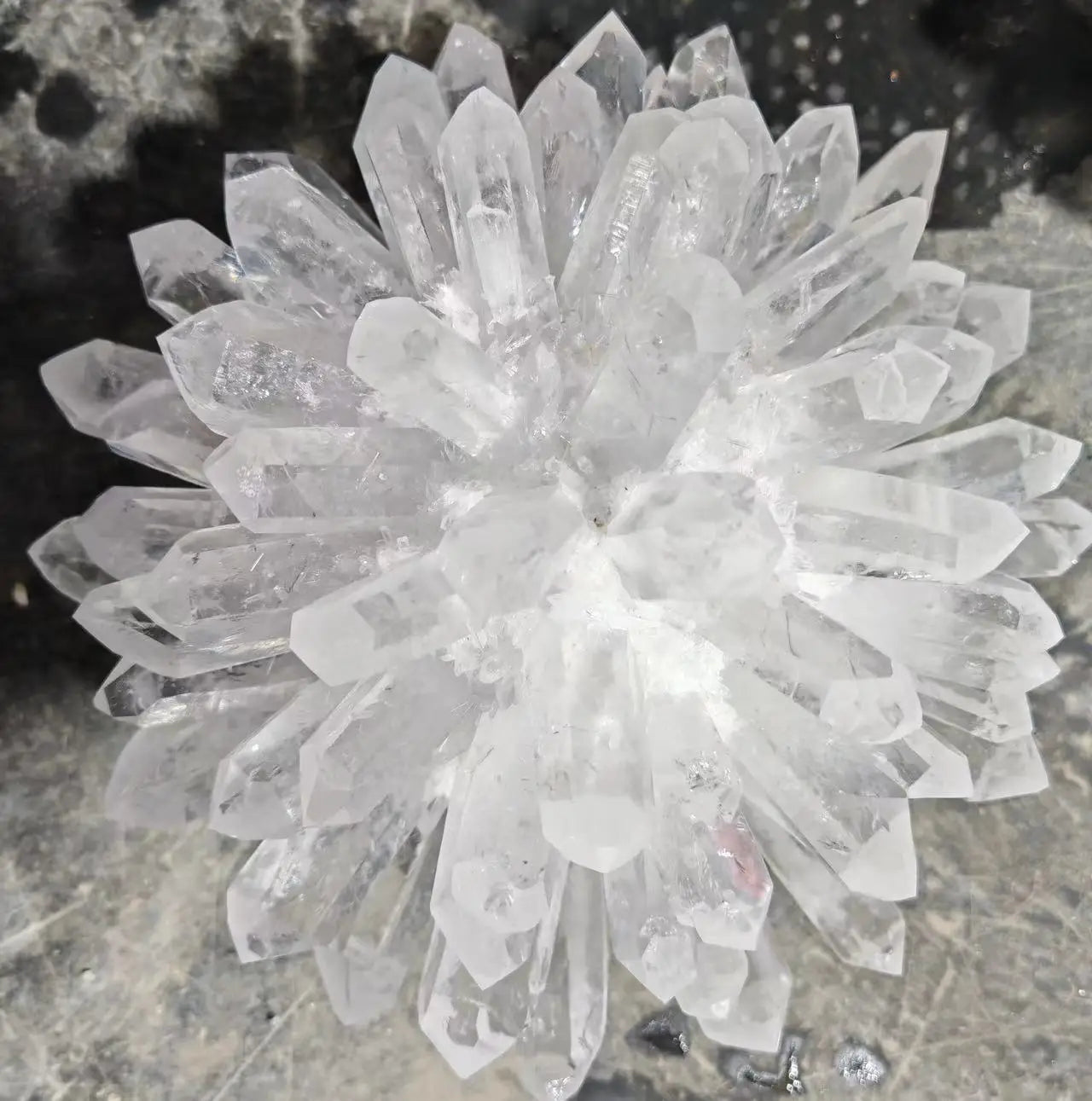 Wholesale Natural Phantom Clear Quartz Large Crystal Mineral Specimens Cluster Point Reiki Crystal Cluster for Decoration