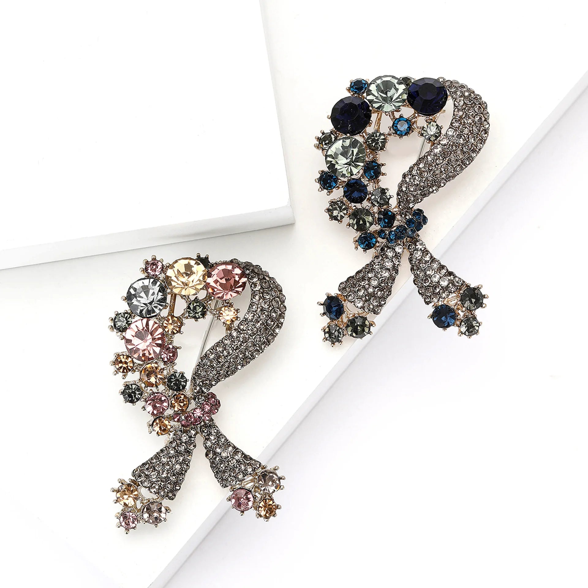 New Fashion Minimalist Retro Alloy Rhinestone Bow Brooch Exquisite Women's Clothing Brooch Decoration