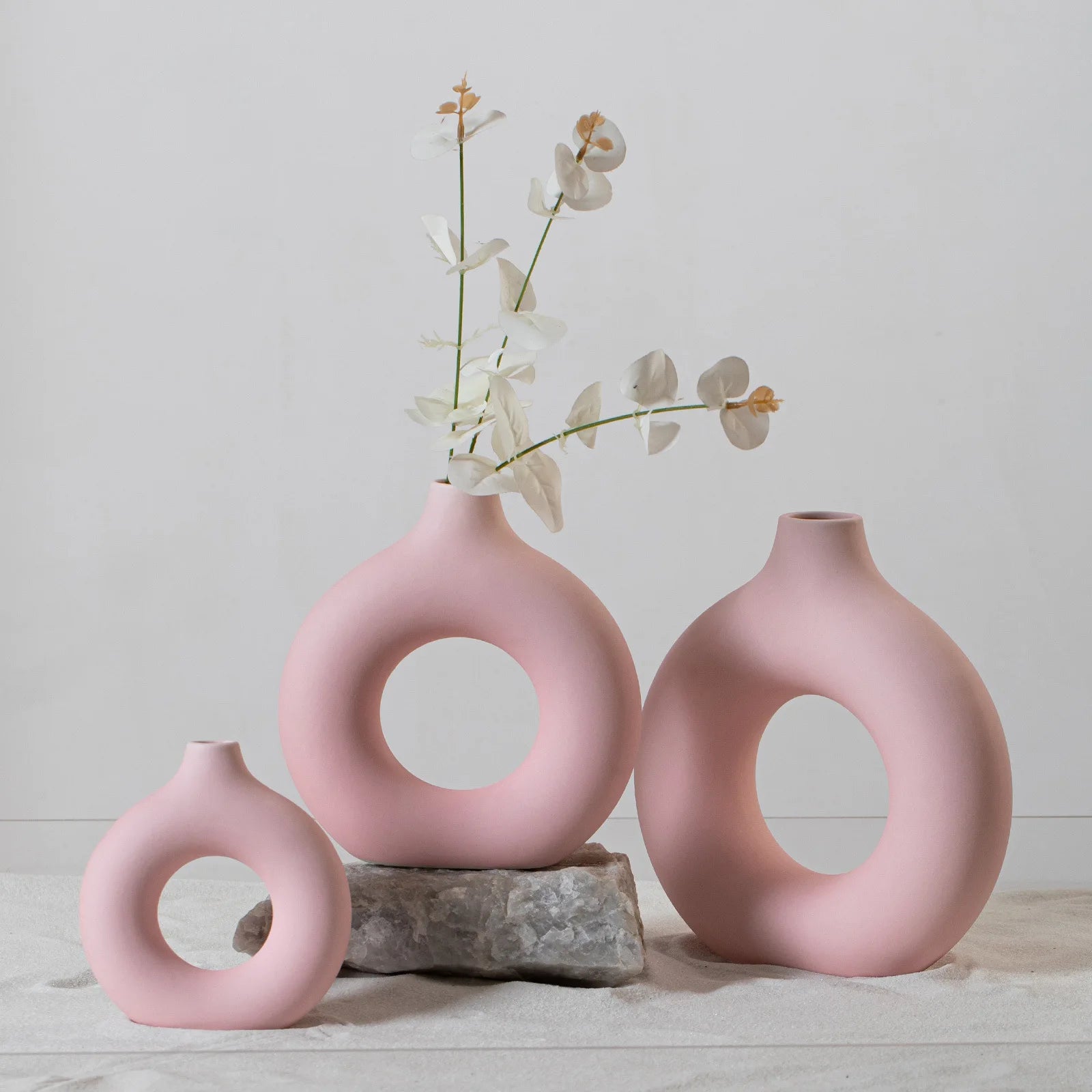 Pink Minimalist Flower Vase Home Decoration Circular Hollow White Black Rustic Modern Ceramic Vase Round Ring Donut Vase