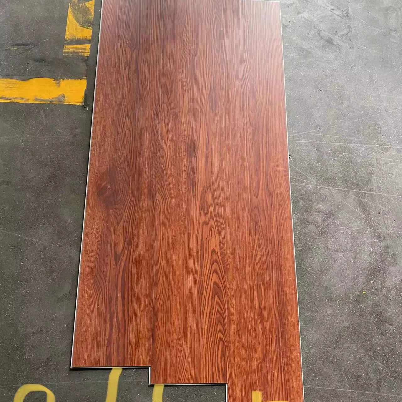 Luxury Home Decoration PVC Vinyl Flooring Interlock Click for Indoor Use 4mm-8mm Available Wooden Color for Apartments
