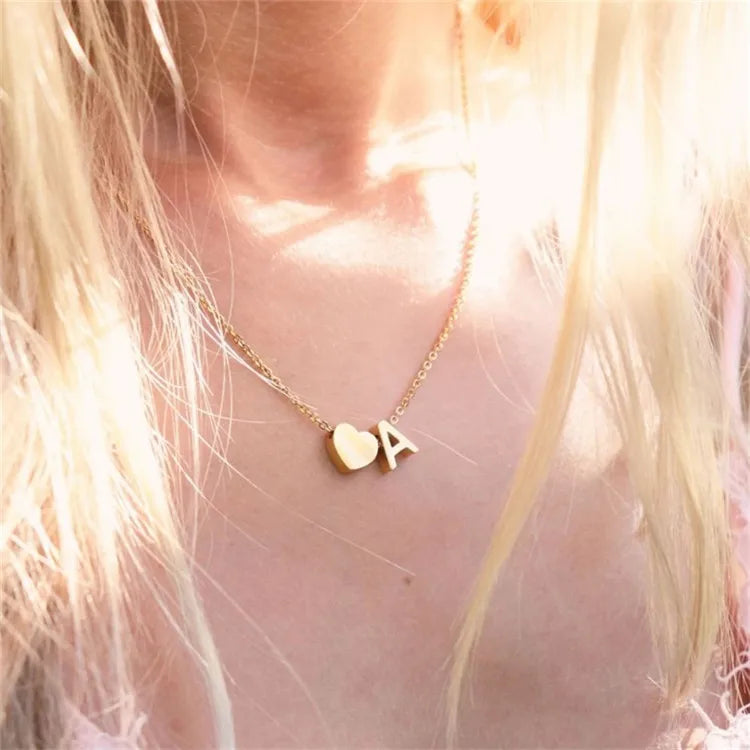 SP Minimalist Initial Letter Charms Pendant Necklace for Woman Gold Heart Initial Necklace Alphabet Stainless Steel