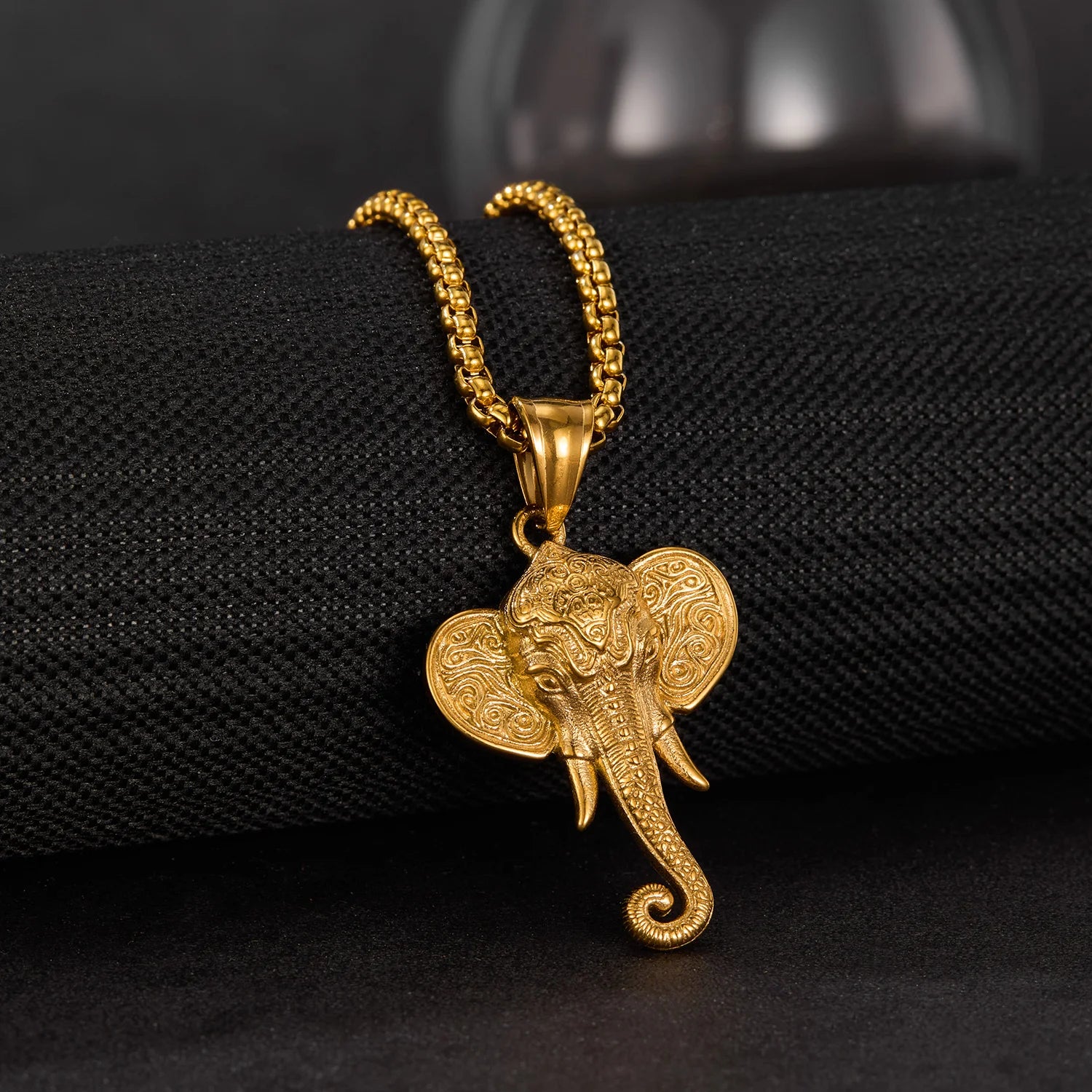 Fashion Modern 18K Gold Plated Elephant Animal Charm Jewelry Necklaces Wholesale Non Tarnish Stainless Steel Necklace for Women