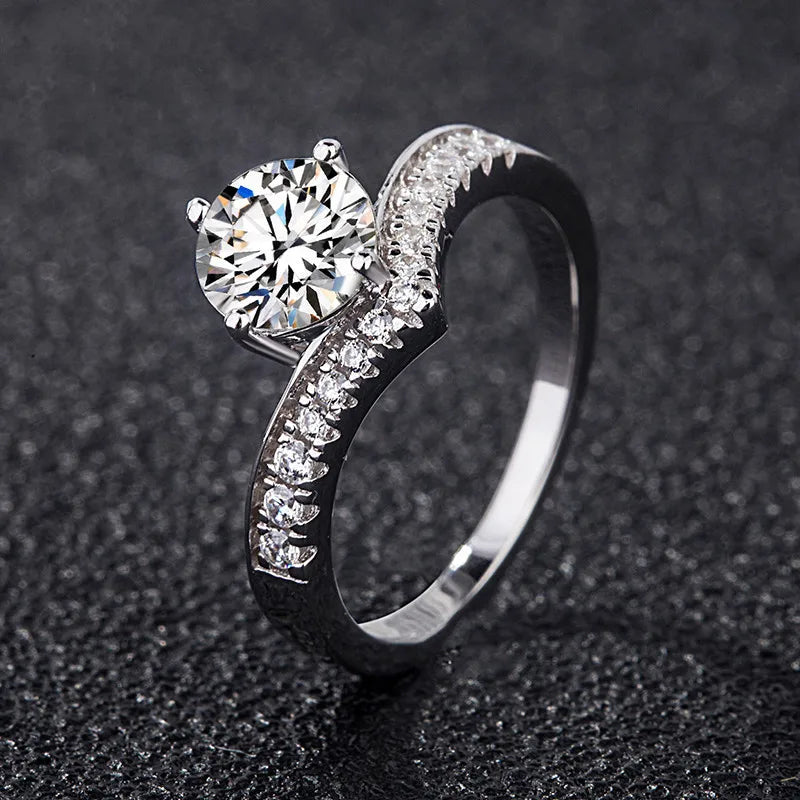 Classical V Shape Solitaire Diamond 925 Sterling Silver Wedding Ring for Bridal