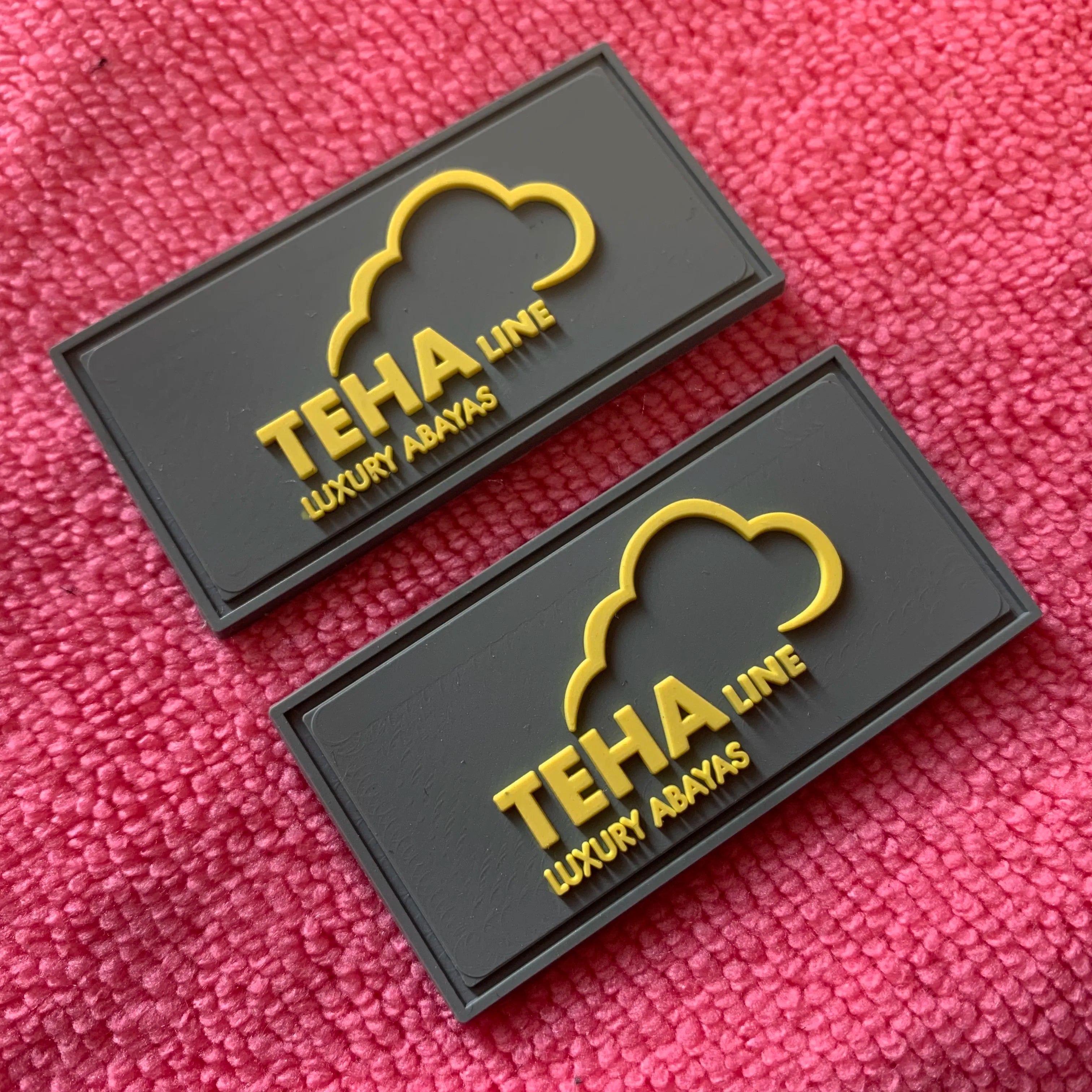 Clean Surface Convex logo PVC Plastic Label for Padpromotional Wearable Silicone Rubber Label for Mats