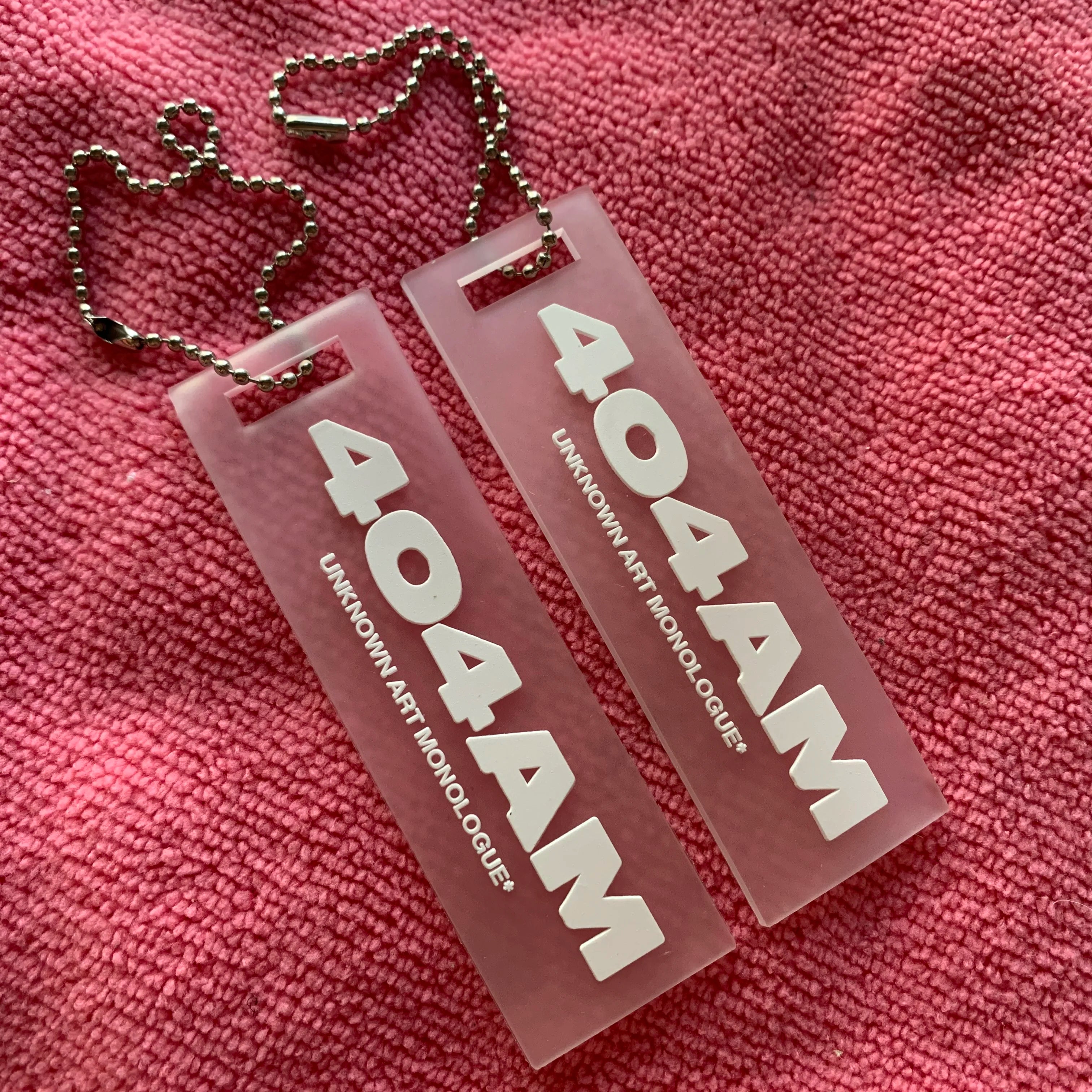Custom 2mm Thickness 3D Raised logo PVC Rubber Hangtagpromotional Brand Name Silicone Rubber Hangtag