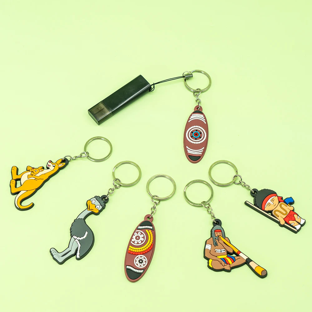 Luxury Australia Keychain Elegant Uluru Rock and Boomerang Charm Keyring for Nature Enthusiasts and Collectors