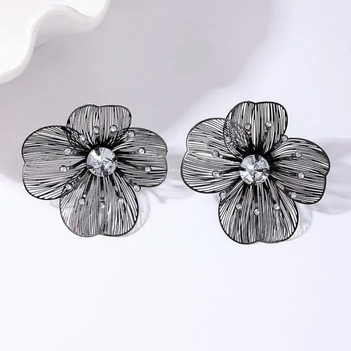 2024 New Arrival Bohemia Drop Earrings Hot Selling Red Black Crystal Rhinestone Flower Stud Fashionable Zinc Alloy for Weddings