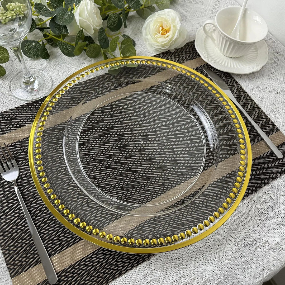Custom 13 Inch Vintage Party Banquet Plastic Beads Clear Table Charger Plates with Gold Rim for Wedding Dinner Reception