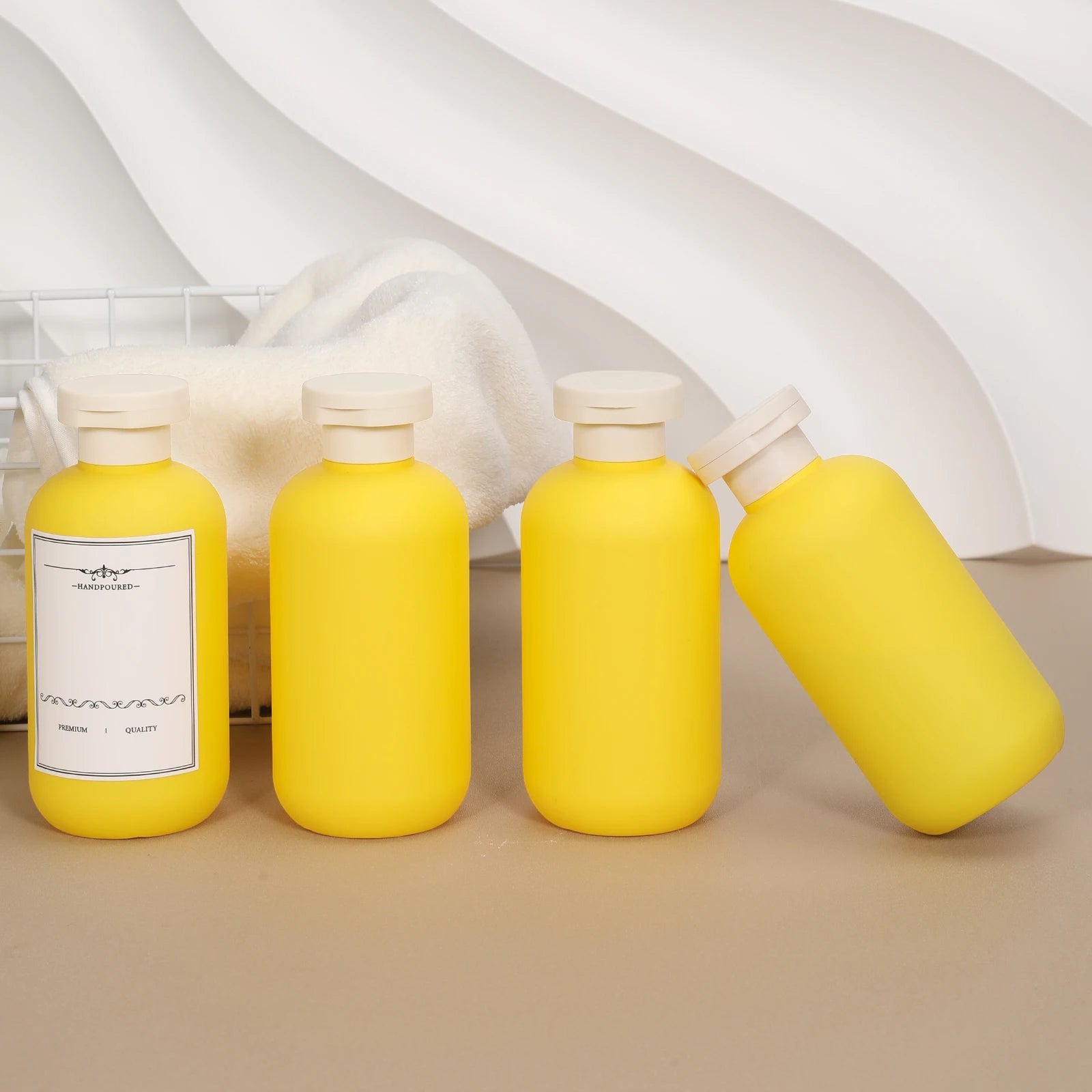 New Design Plastic Body Lotion and Shampoo Bottle with Flip Top Cap for Cosmetic Products