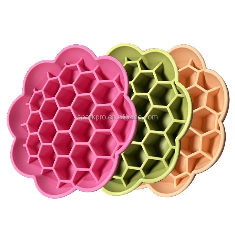 2026 New Arrival Dog Bowl Slow Feeder Flower Pet Licking Bowl Slow Feeding Silicone Dog Lick Bowl