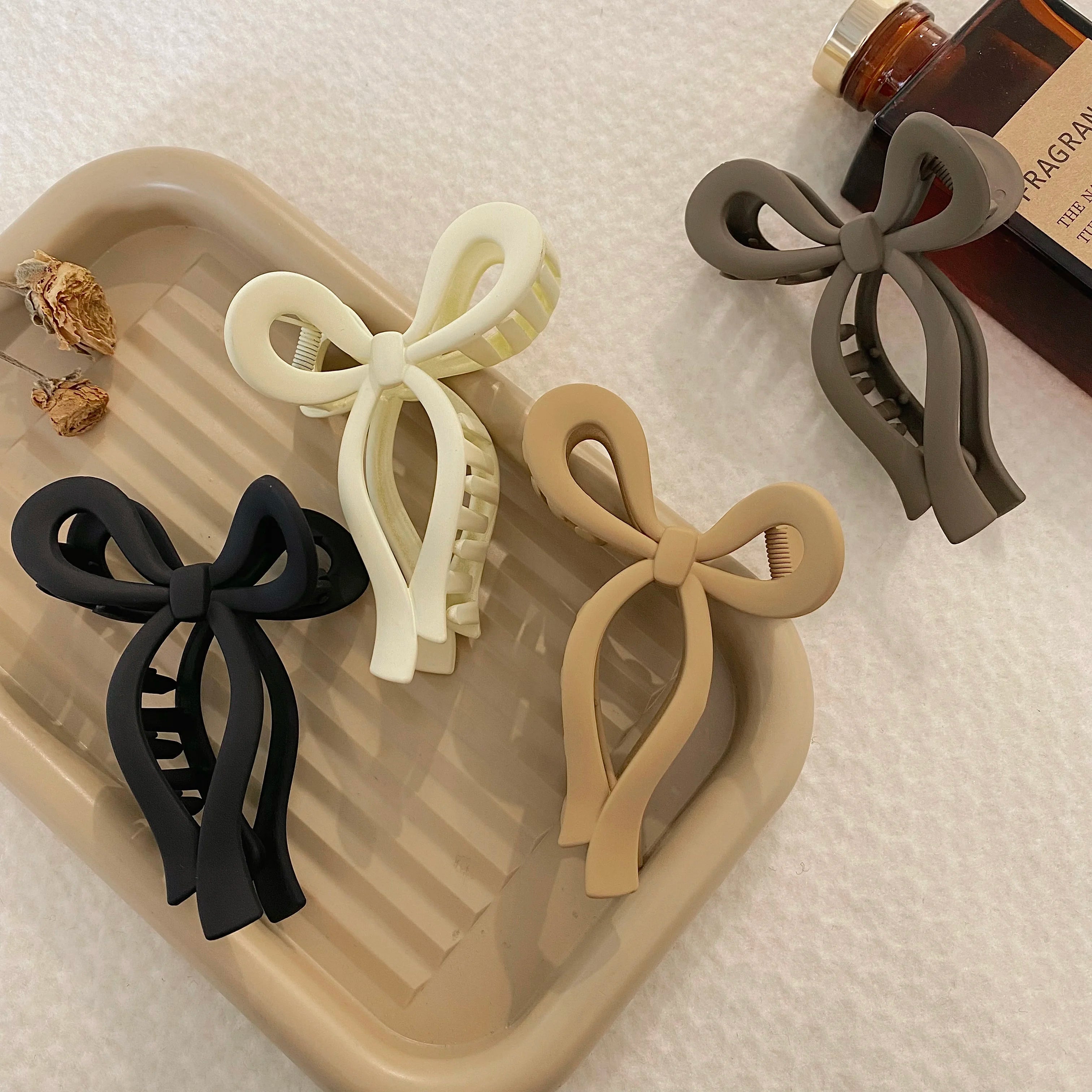 European Elegant Fashion Flower Matte Hair Claw Clamp Large Solid Color Simple Hair Claw Clips Woman Girls Hair Accessories