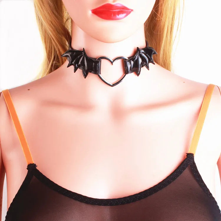 AA01317 Punk Gothic Jewelry Pu Leather Dark Wing Hollow Heart Collar Necklaces for Women Men