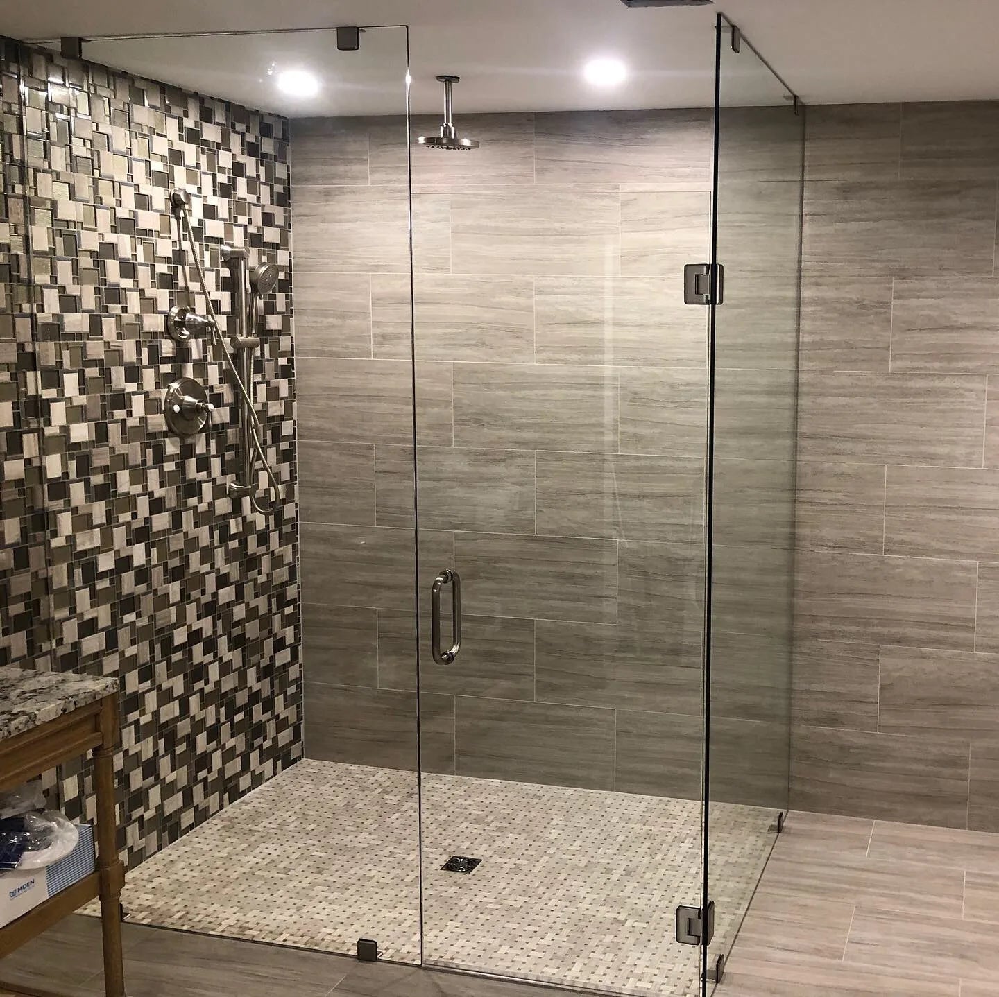 2022 New Model Frameless Square Corner Shower Enclosure with Easy Clean 8mm Tempered Glass for Hotel Use