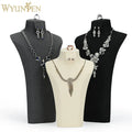 WYP Jewelry Shows Necklace Model Wears Jewelry Portrait Neck Shows Prop Pendant Receives Shelf Accessories 3-in-1 Portrait