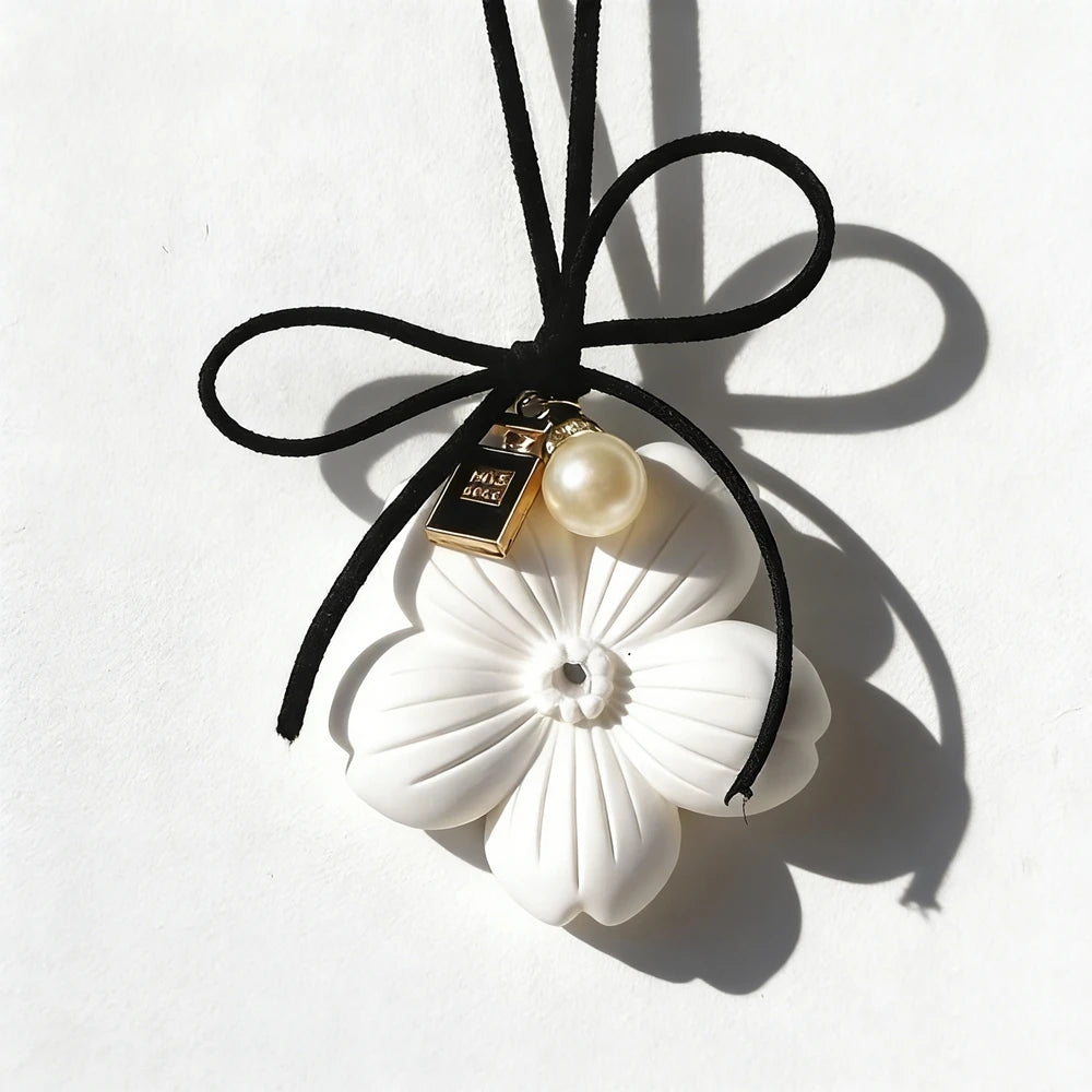 Wholesale Scented Ceramic Hanging Car Wardrobe Aroma Plaster Air Freshener Home Fragrance Porcelain Essential Oil Reed Diffuser