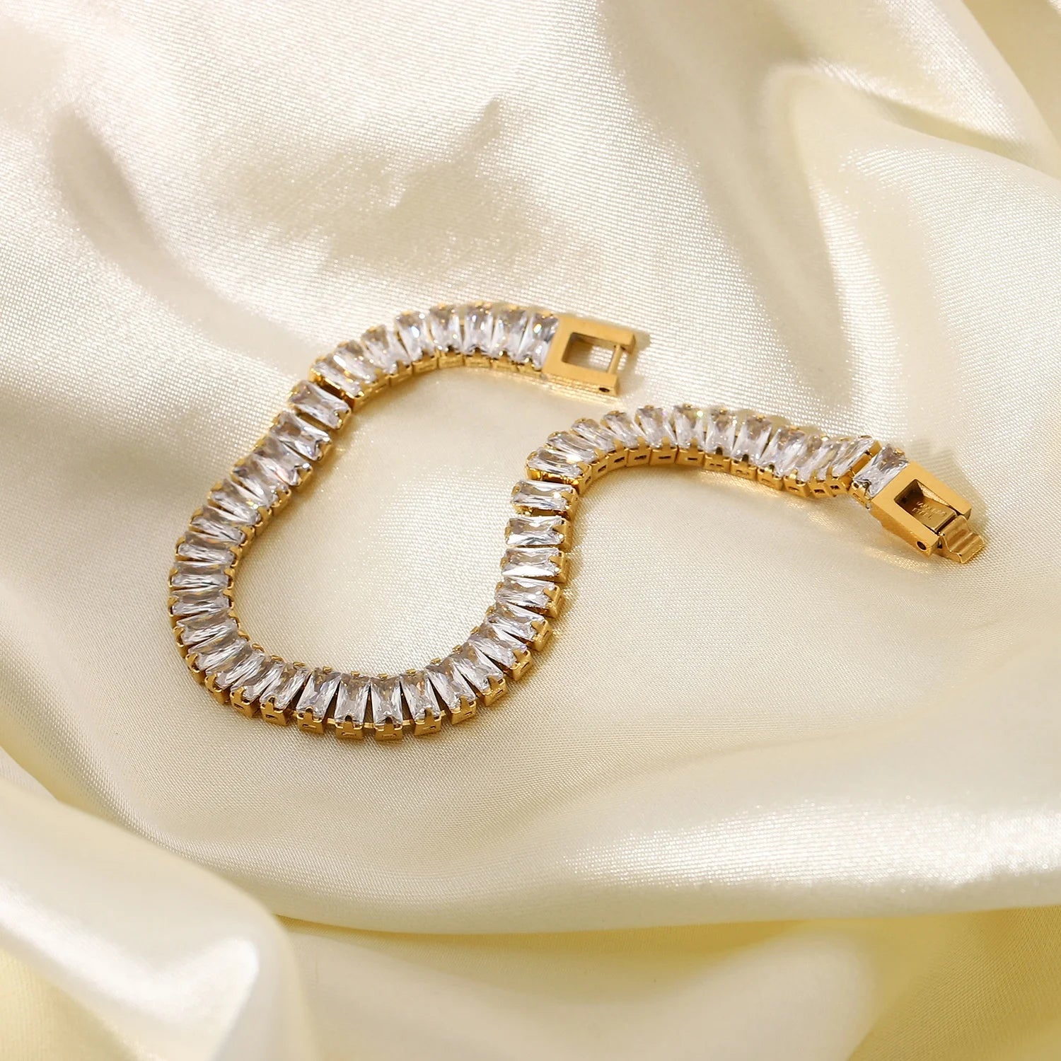 New Fashion Trendy 18K Gold Plated Stainless Steel Tennis Bracelet Shiny Geometric Unisex Jewelry Anniversary Gift