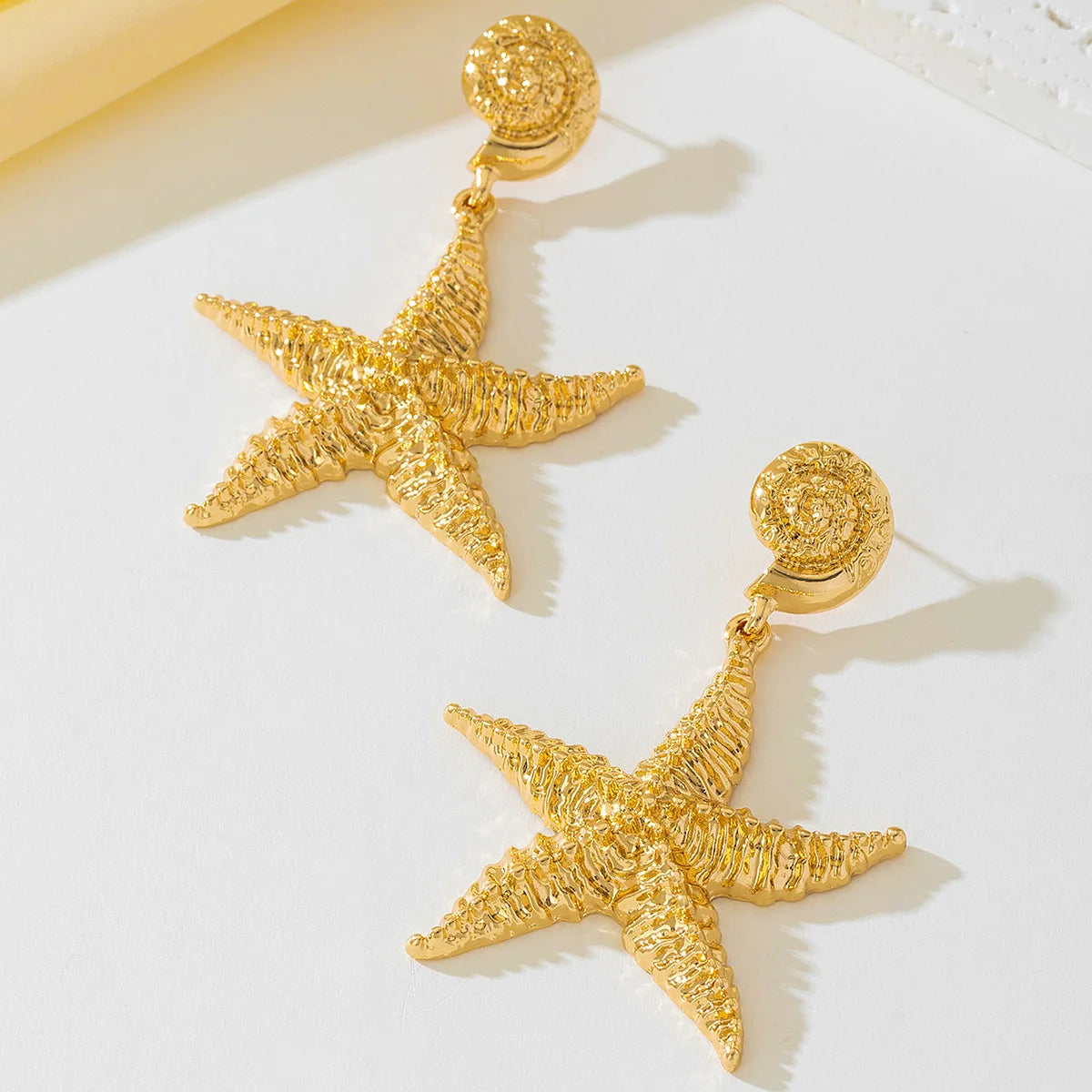 KAIMEI 2025 New Arrival Fashion Jewelry Metallic Ocean Series Starfish and Conch Earrings for Women 18k Gold Plated Star Earring