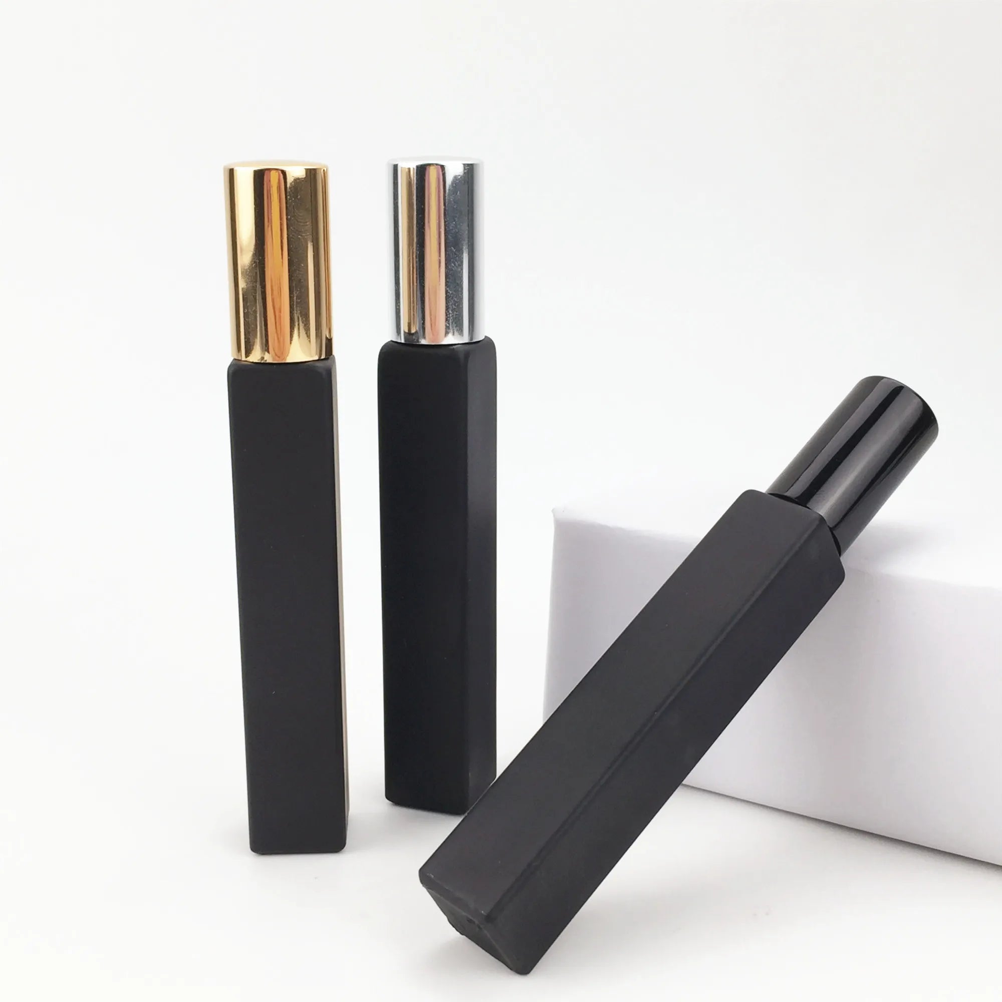 Matte White 10ml Square Borosilicate Glass Perfume Mist Spray Bottle with Gold Silver Black Aluminum Sprayer