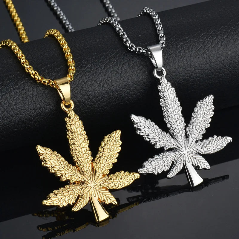 Hot Hip Hop Gold Silver and Black Maple Leaf Necklace Domineering Men and Women Same Fashion Jewelry Maple Leaf Pendant