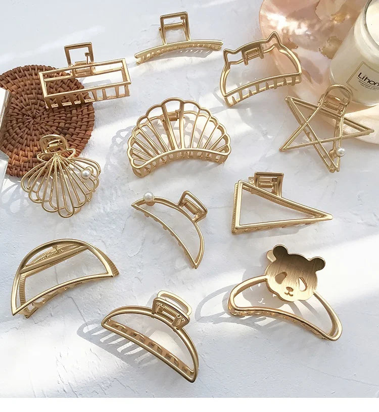 Exquisite Simple Temperament Hair Claw Metal Shark Hair Clip Headdress Made of Durable Alloy for Girls