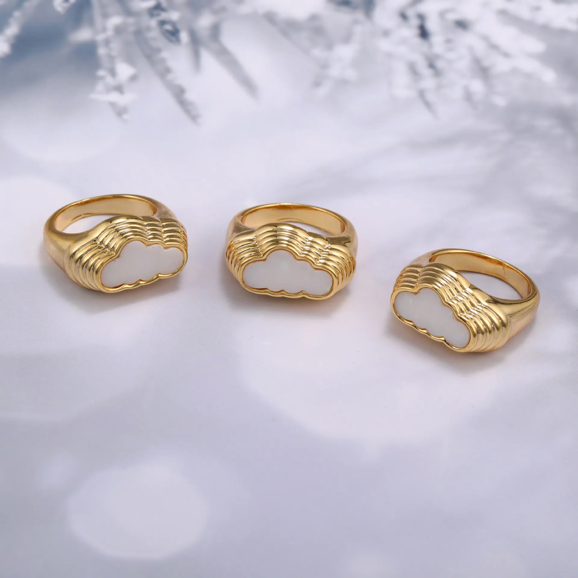 Zuola Custom Eco-friendly Brass 18K Real Gold Plated Vintage Fashion Jewelry Multi-size Cloud Shaped Ring for Daily Wear