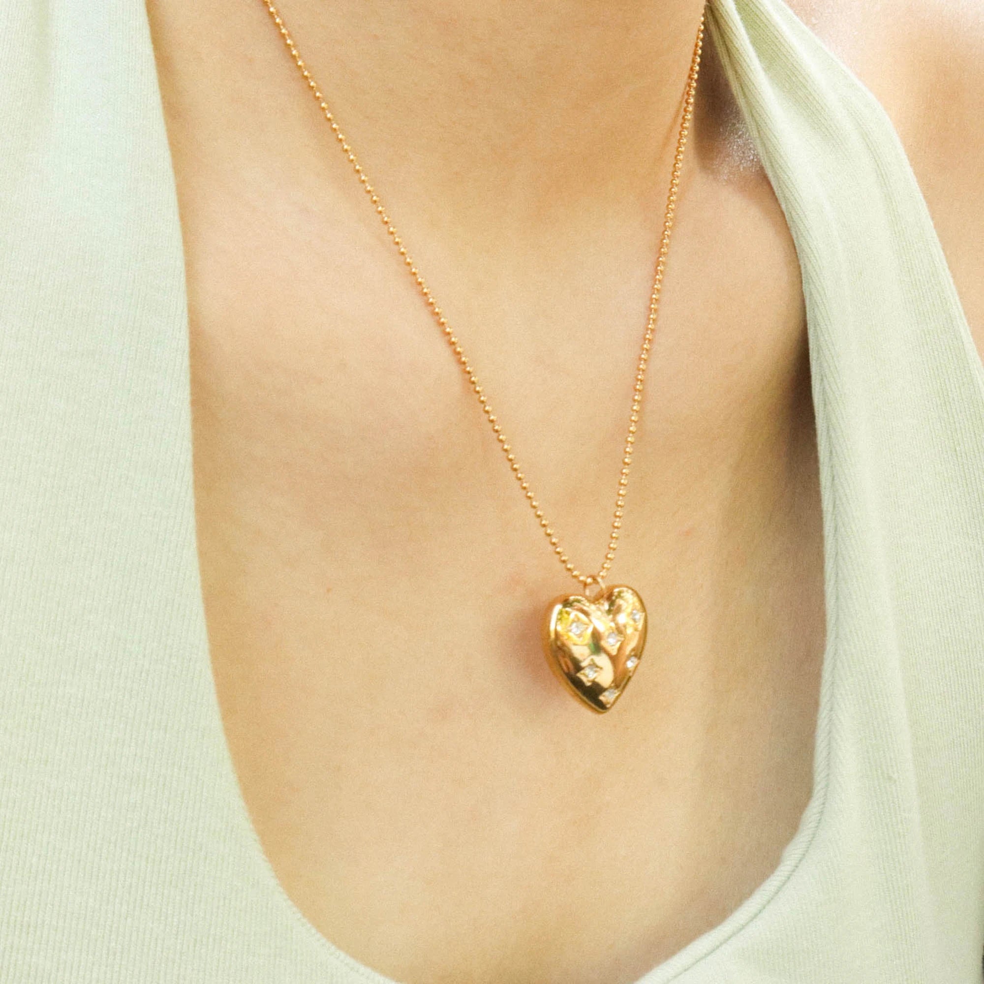Chris April in Stock Romantic 316L Stainless Steel PVD Gold Plated Water Resistant Zircon Paveel Solid Heart Pendant Necklace