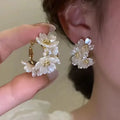 2023 Hot Sale 14K Gold Plated Acrylic Flower Earrings Rhinestone Crystal White Flower Hoop Earrings