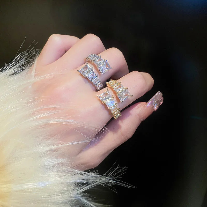 Luxury 18k Gold Plated Wedding Crystal Finger Ring Women Jewelry Iced Out Silver White Gold Plated Cubic Zirconia Tennis Ring
