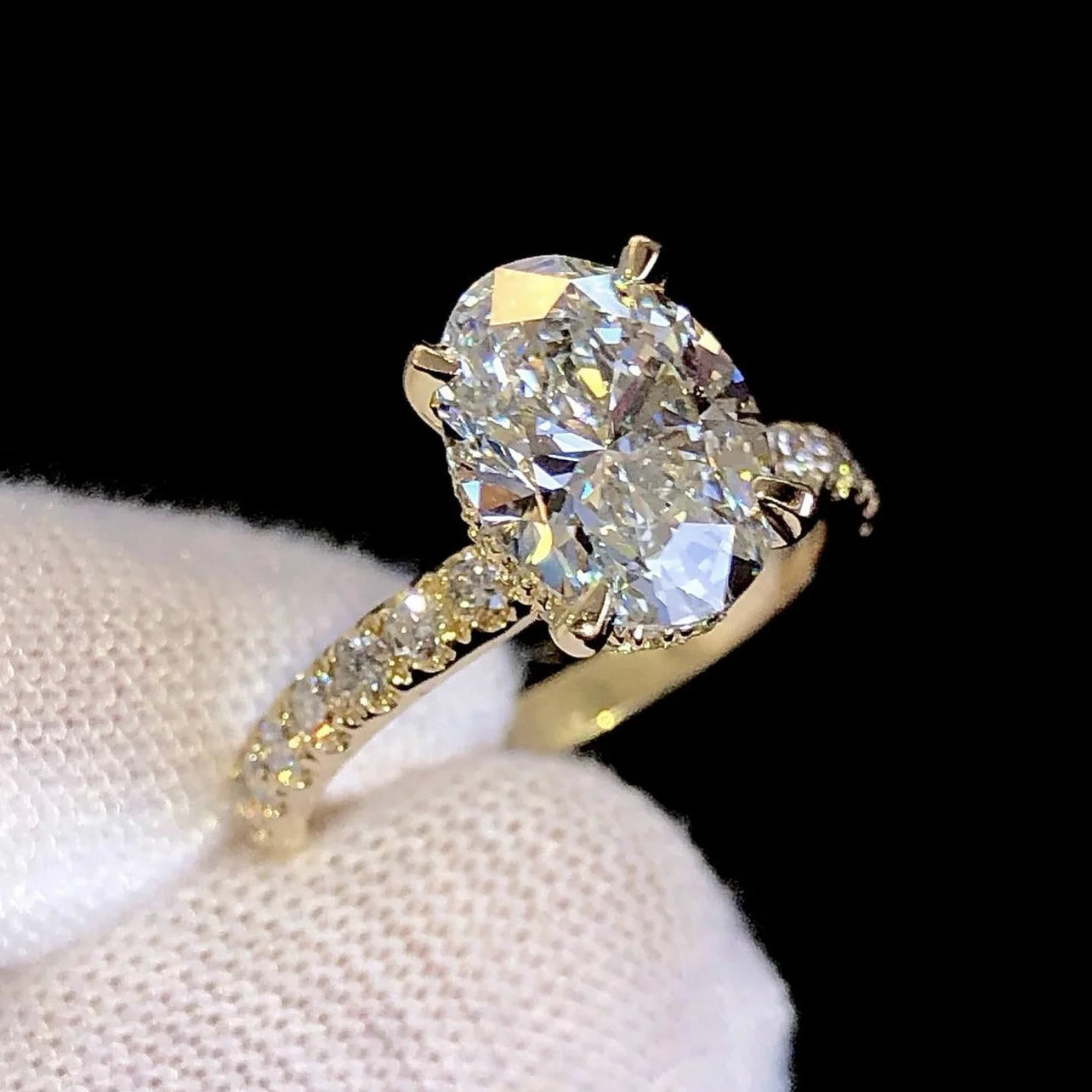 Hot Sale Real Gold  S925 Silver Women Engagement Wedding Rings Set Oval Cut Diamond Engagement Rings Moissanite
