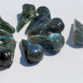Wholesale 38mm Labradorite Animal Skulls Carving Crystal Crafts Blue Flash Labradorite Raven Skulls for Decoration
